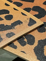 individual-de-vinilo-en-dibujo-de-leopardo